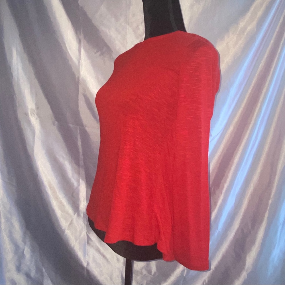 ✨Red top - Picture 2 of 6